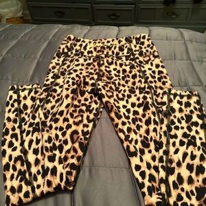 Victoria's Secret Cheetah Performance Leggings - Size 4 - Perfect Condition